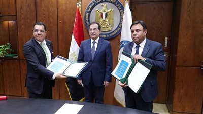 وزير البترول يشهد توقيع 4 عقود جديدة للبحث عن الذهب