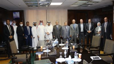 وزير الكهرباء يلتقي وفد شركة الفنار السعودية لبحث التعاون