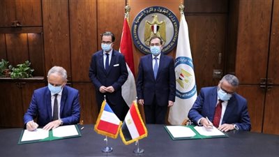 توقيع عقد الأعمال الهندسية لرخص تصنيع مشروع مجمع البحر الأحمر مع شركة أكسنس الفرنسية