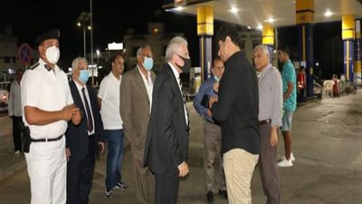 محافظ جنوب سيناء يتفقد محطة تموين السيارات بالغاز الطبيعي بشرم الشيخ