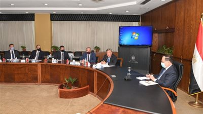 الملا يستقبل وفدًا من شركة شيفرون العالميةلبحث خطة عمل الشركة في مصر