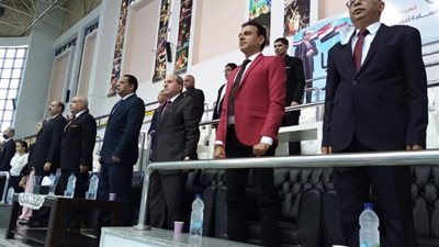 رئيس وقيادات 