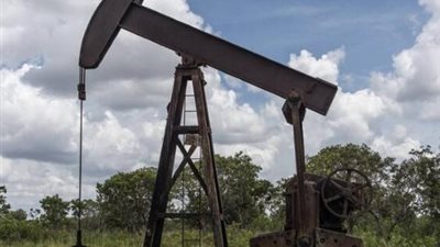 سعر البترول يصعد عالميا لأعلى مستوياته فى 6 أسابيع وسط مخاوف من عاصفة جديدة
