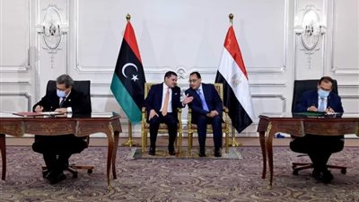 الملا يوقع مع نظيره الليبي علي مذكرة تفاهم للتعاون في مجالات البترول والغاز