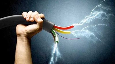 إصابة طفل بحروق في ذراعه نتيجة صعقه بالكهرباء بالشرقية