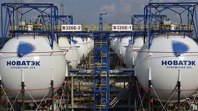 حريق بمحطة تابعة لشركة نوفاتك الروسية لانتاج الغاز الطبيعي المسال