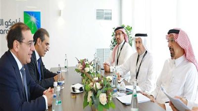 علي هامش اديبك.. مباحثات ثنائية لوزير البترول مع وزير الطاقة السعودى ورؤساء الشركات العالمية(صور)