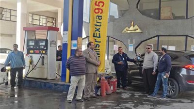 مدير قطاع أسيوط بـ«مصر للبترول» يتفقد محطتي «أسيوط» و«23 يوليو» التي بدءت تسويق بنزين «مصر اكسترا 95»
