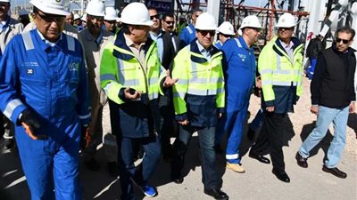 وزير البترول يتفقد تجهيزات تشغيل حقلي جيزة وفيوم باستثمارات 2 مليار دولار