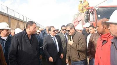 تفاصيل نصف ساعة قضاها الوزير مع رئيس «اسكندرية للبترول» في حضور عزالرجال ومصطفي وهلال والشامي