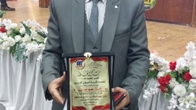 تكريم«محمود عبد المريد»رائدا من رواد العمل الخدمى بأسوان