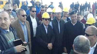 صور.. تعرّف علي قيادات «البترول» المرافقين للوزير في زيارته لموقع حريق بئر أم عسل