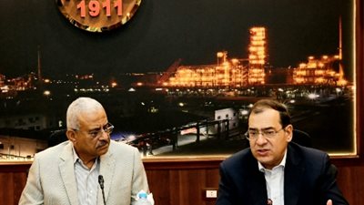 تفاصيل جولة وزير البترول التفقدية لمحافظة السويس