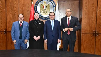 بحضور الوزير.. «كارجاس» و«غازتك» توقعان عقدي تمويل بـ20 مليون جنيه لتحويل 4000 سيارة للعمل بالغاز
