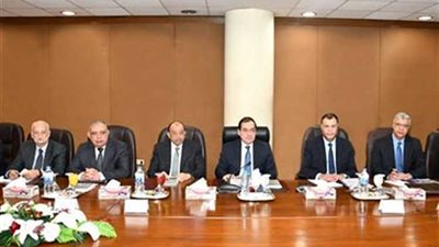 الملا: برنامج عمل طموح للوفاء بإحتياجات الصعيد من المنتجات البترولية والغاز