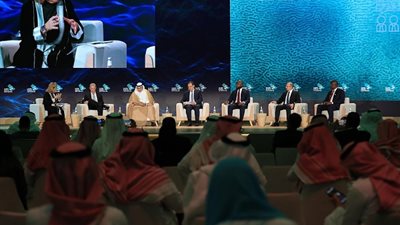خلال مشاركته في منتدي السعودية الخضراء.. الملا: نستهلك 75 مليون طن من الهيدرو كربونات 64% منها غاز