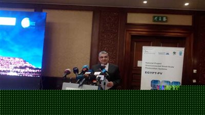 شاكر: تعظيم مشاركة الطاقة المتجددة فى مزيج الطاقة لـ 42% في 2035