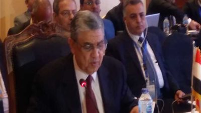 خلال اجتماع المبادرة الأفريقية.. شاكر: الاستثمار في الطاقة المتجددة بافريقيا يحتاج أطر تنظيمية لتشجيع القطاع الخاص