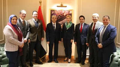 وزير الكهرباء يستقبل نائب وزير البيئة والطاقة اليوناني لبحث التعاون بين البلدين