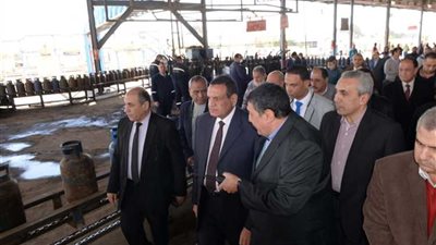 محافظ البحيرة يتفقد مصنع الغاز السائل بكفر الدوار ويوجه برفع طاقته الانتاجية