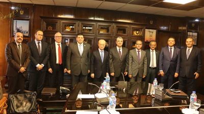وزير الكهرباء يستعرض مع مدير عام الوكالة الدولية للطاقة الذرية مجالات التعاون بين الطرفين