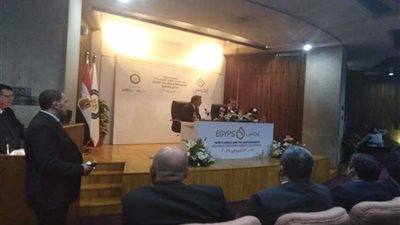 وزير البترول يوضح حقيقة الإعلان عن كشف بترولى عملاق جديد قريبا