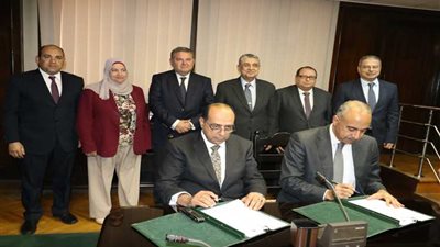 بروتوكول تعاون بين هيئة الطاقة الجديدة والمتجددة والمصرية العامة للسياحة والفنادق