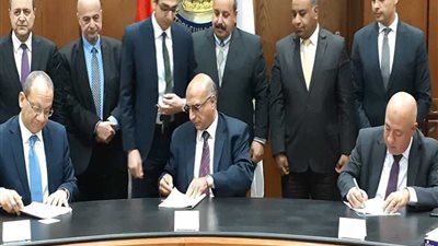 ائتلاف بنكي «الأهلى» و«الكويت الوطنى» يوقعان مع  «أنوبك» عقد المستشار المالى لمشروع التكسير الهيدروجيني