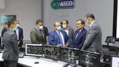 وزير البترول يتفقد مركز التحكم بالشبكة القومية للغاز 