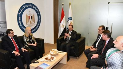 الملا يستقبل رؤساء ومسئولى شركات «اكسون موبيل» و«إديسون» و«مارى بتروليم» و«سايبم» و«تكنيب» و«بيكر هيوز جى إى»