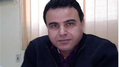 العاملون بـ«إيبروم» يهنئون الكيميائي محمود الشابورى لتعينه رئيسًا لـ«أسيوط للتكرير»