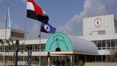 «البترول» تحددد اجراءات التعامل مع العاملين غير الملقحين ضد كورونا