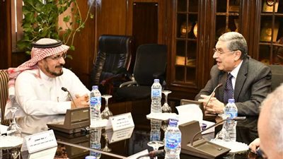 شاكر يستقبل رئيس المنتدى العربي لمنظمي الكهرباء