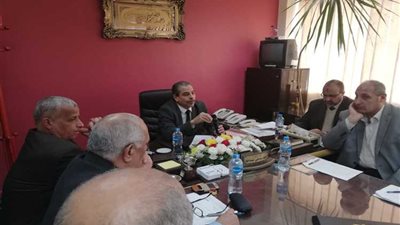 رئيس مصر الوسطى للكهرباء يزور قطاع أسيوط