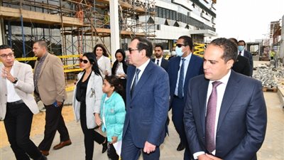 وزير البترول يزور مستشفى اهل مصر لعلاج مصابى الحروق بالمجان