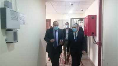 خاص..وزير الكهرباء يتفقد مبنى الإصدار الجديد بشركة 
