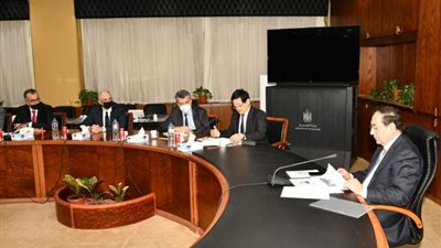 «البترول» تبحث التعاون مع ميتسوبيشي اليابانية فى مجالات الطاقة النظيفة