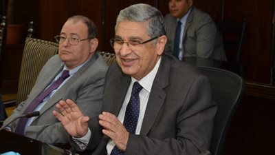 وزير الكهرباء يجتمع مع نظيره اليمني لبحث مجالات التعاون