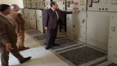 صور| ضمن جولاته المكوكية.. رئيس «مصر الوسطى للكهرباء» يتفقد قطاع بني سويف