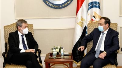 مباحثات مصرية إيطالية في مجال البترول والغاز
