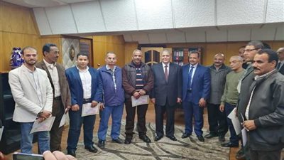 بحضور عفيفى.. نقابية «شمال القاهرة للكهرباء» تكرم الفنيين المتميزين من قطاعات الشبكات الفنية