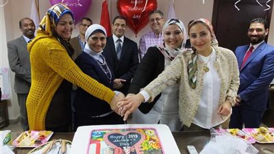 «دارا» و«غرب بكر» تحتفلان بعيد الأم