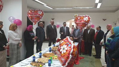 بالصور.. «الحمرا أويل» تكرم العاملات بمناسبة عيد الأم