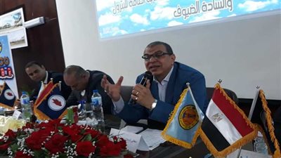 نيابة عن ربع مليون عامل.. نقابة البترول تؤيد التعديلات الدستورية| صور