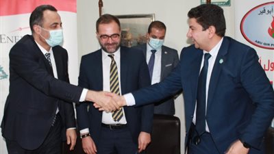 «بترول أبوقير» و«الحفر المصرية» توقعان عقد استئجار جهاز الحفر البحرى القاهر 1
