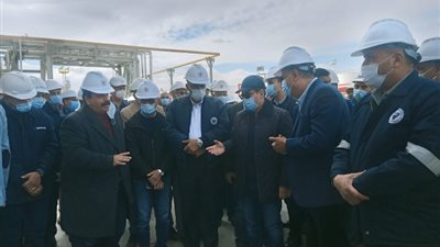 وزير البترول يتفقد عدداً من المشروعات البترولية الاستراتيجية الجديدة بالسويس