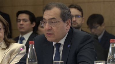 الملا يؤكد علي أهمية توفير التكنولوجيات المطلوبة للطاقات الخضراء بتكلفة مجدية اقتصادياً