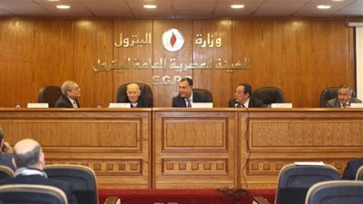 فى يوم البحث العلمى الرابع لجمعية البترول.. خبرة الشيوخ تمتزج بطموح الشباب