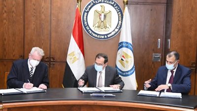 تفاقيتين جديدتين للبحث عن البترول وانتاجه في الصحراء الشرقية والغربية بإستثمارات 506 ملايين دولار