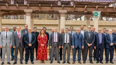 بحضور«لطفى»و«فرج»..ختام البرنامج التدريبي«تنمية المهارات القيادية والإدارية»الذي نظمته «إنبى»